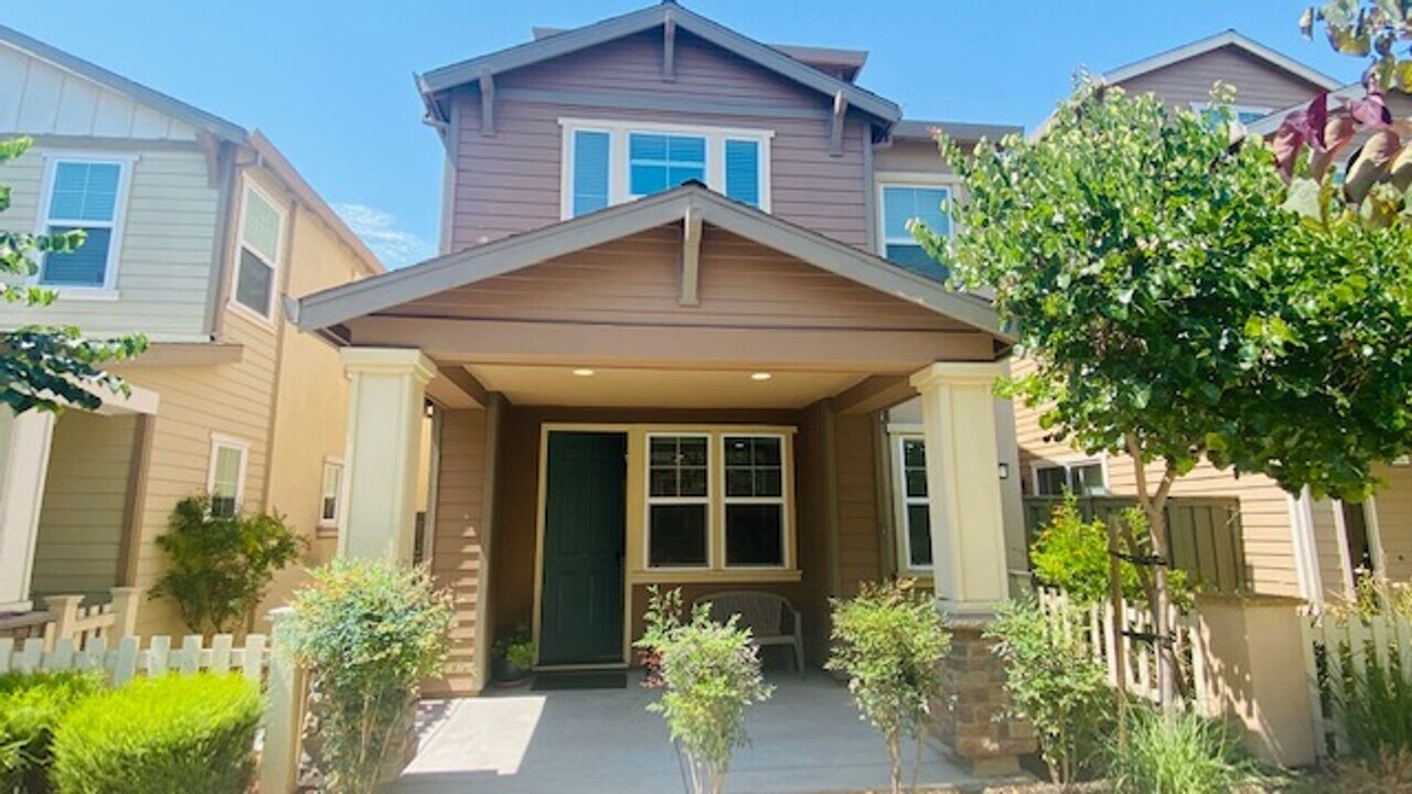 312 N Park Ct in Martinez, CA - Building Photo