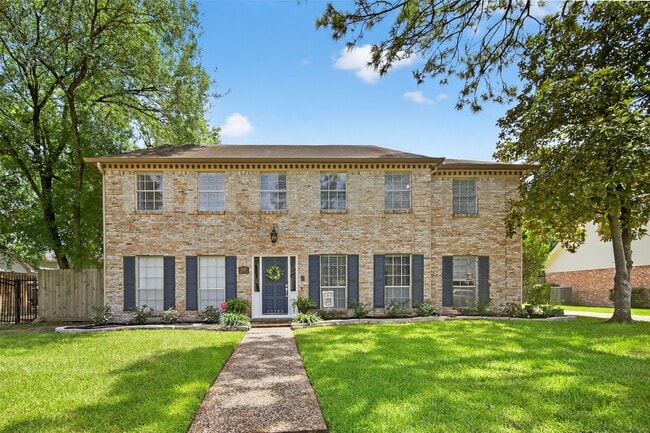 11103 Holly Springs Dr