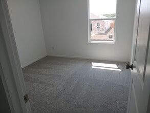 159 Wolf Crest Blvd in Seguin, TX - Building Photo - Building Photo