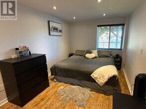 42 Booth St in Bradford West Gwillimbury, ON - Building Photo - Building Photo