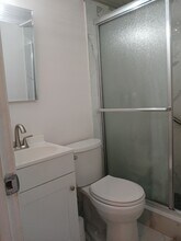 525 Westward Dr in Miami Springs, FL - Building Photo - Building Photo