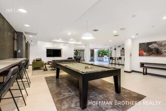 455 S Kenmore Ave in Los Angeles, CA - Building Photo - Building Photo