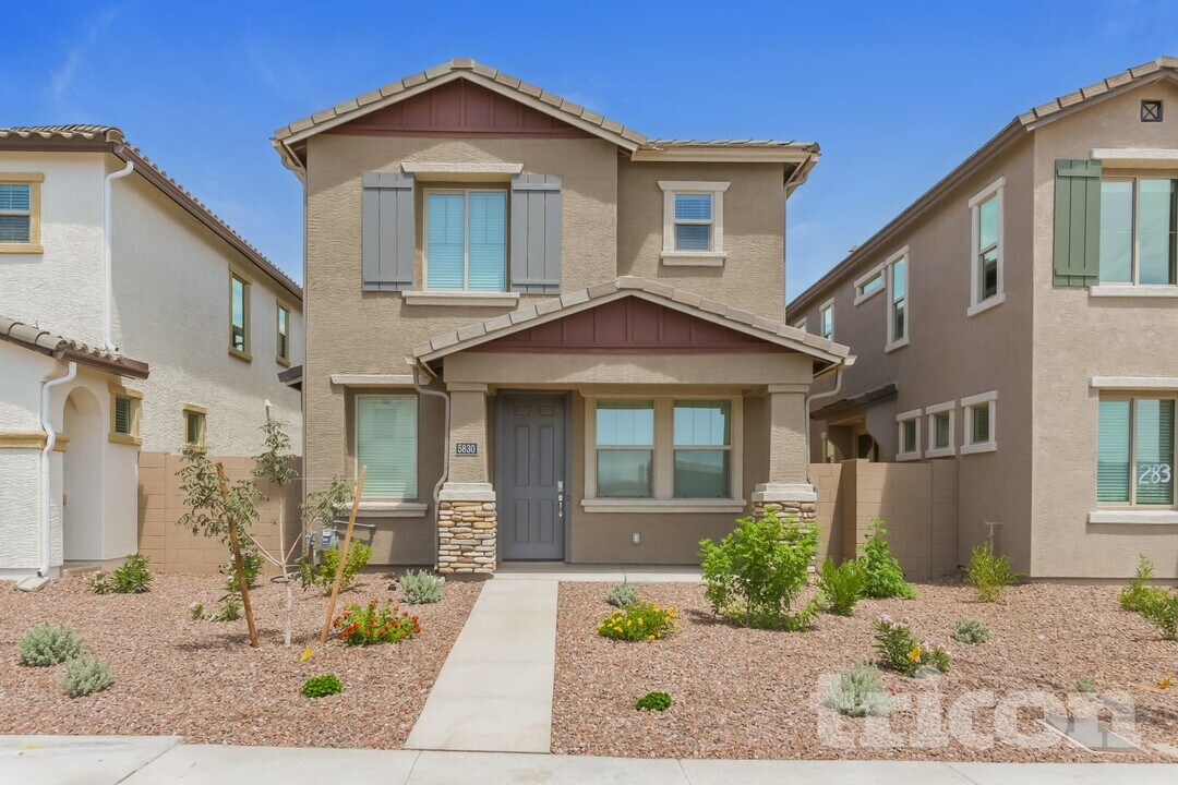 5830 W Wood St in Phoenix, AZ - Foto de edificio