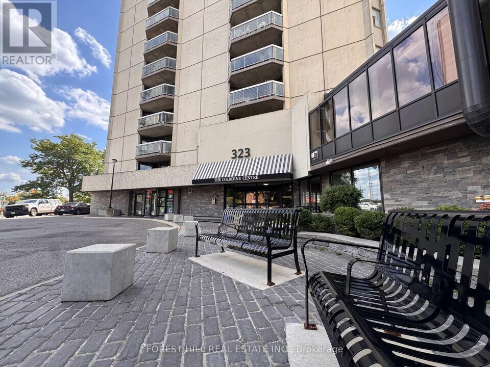 323 Colborne St in London, ON - Building Photo