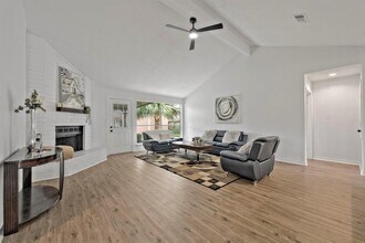 3247 Bolton Gardens Dr in Houston, TX - Building Photo - Building Photo