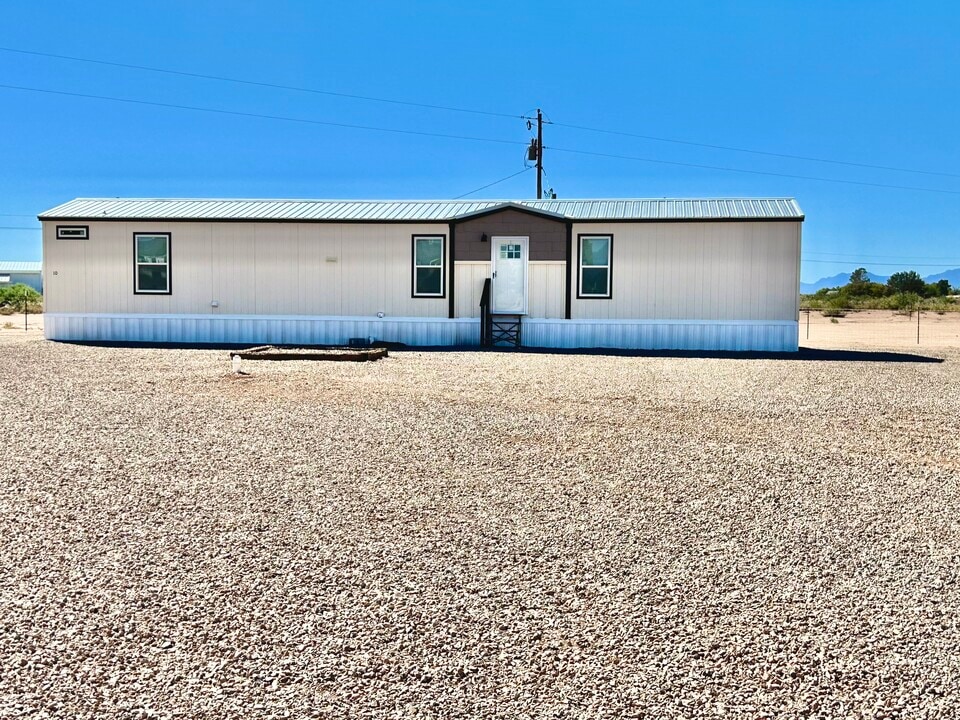 10 River Rd in Tularosa, NM - Building Photo