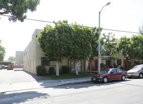 7034 Etiwanda Ave Apartments