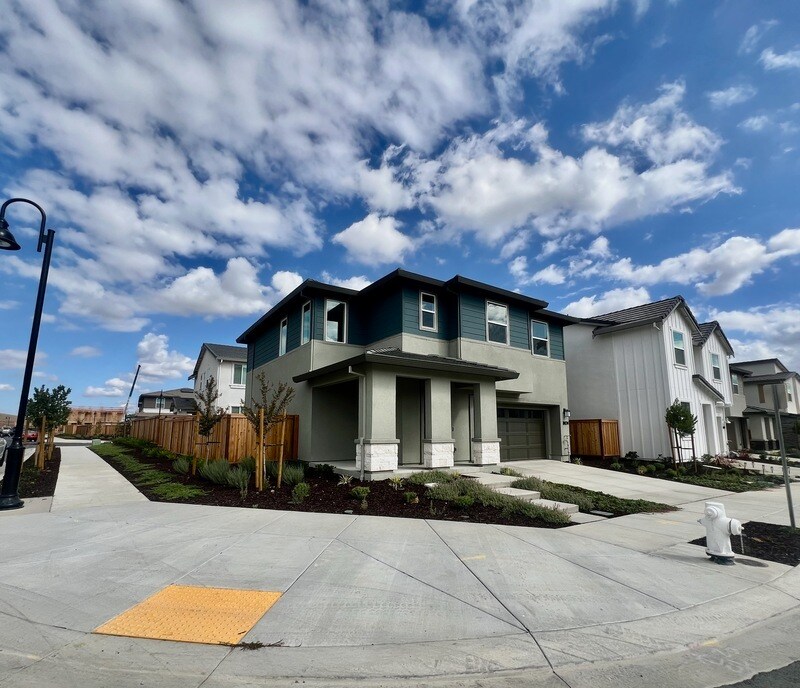 2604 Atascadero Dr in Fairfield, CA - Building Photo