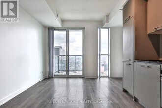 87-3587 Peter St in Toronto, ON - Building Photo - Building Photo