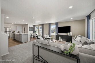 77 E Lupine Ln in Hayden, ID - Building Photo - Building Photo