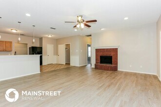 815 Ackers Dr in Arlington, TX - Foto de edificio - Building Photo