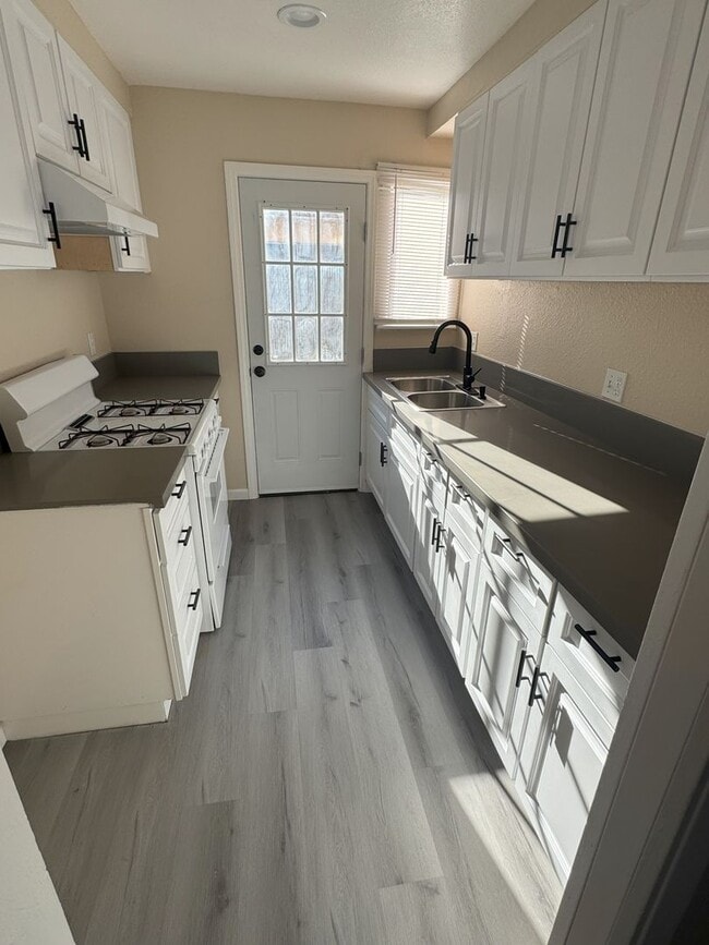 2433 E Garvey Ave N in West Covina, CA - Building Photo - Building Photo