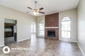 4205 Martha Ln in Rowlett, TX - Foto de edificio - Building Photo