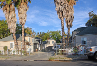 1911 El Monte Ave in Sacramento, CA - Building Photo - Building Photo