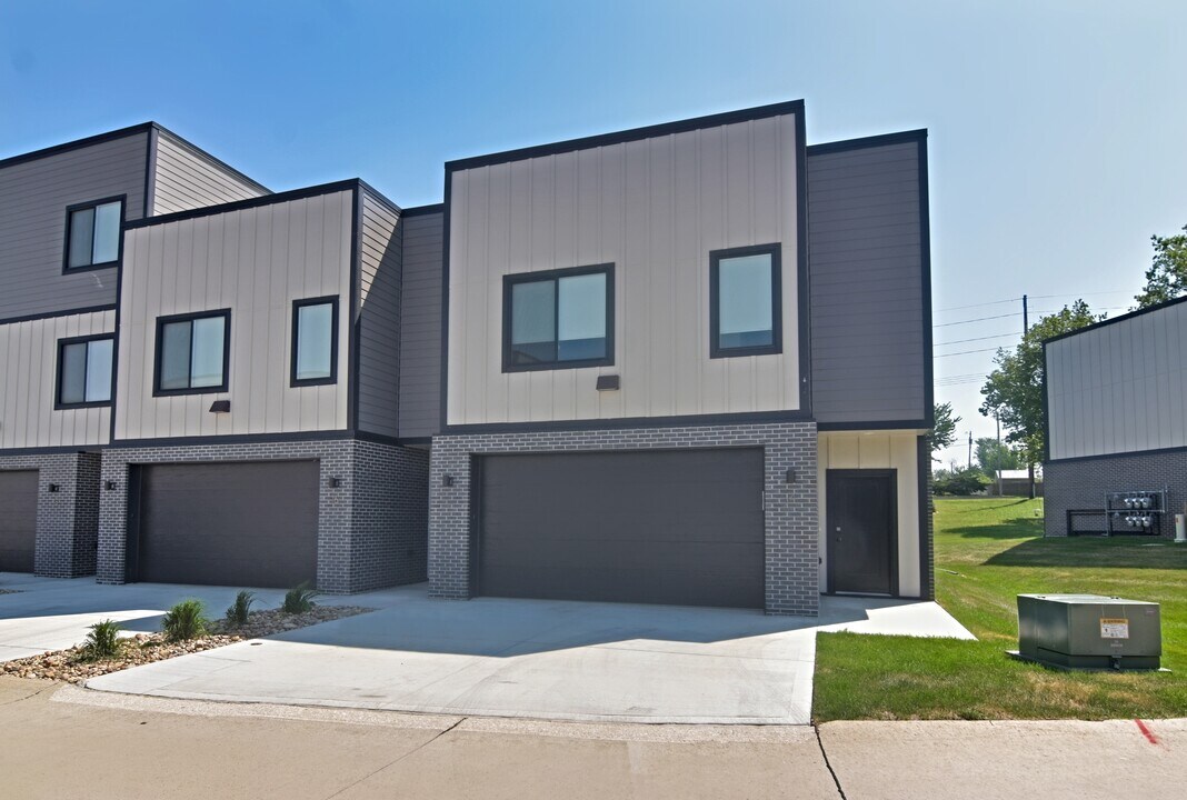 29 Crosby Park Dr in Marshalltown, IA - Building Photo