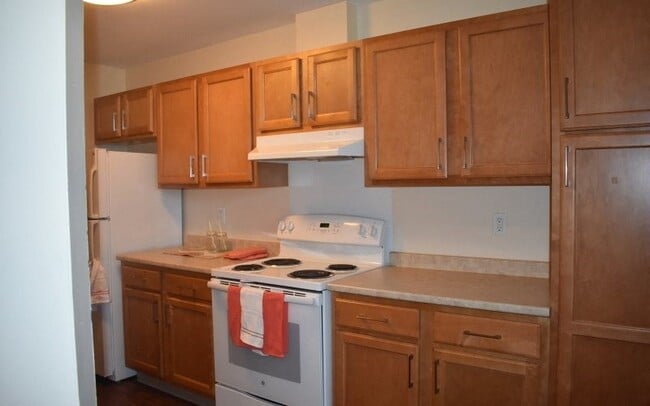 property at 140 Russ St