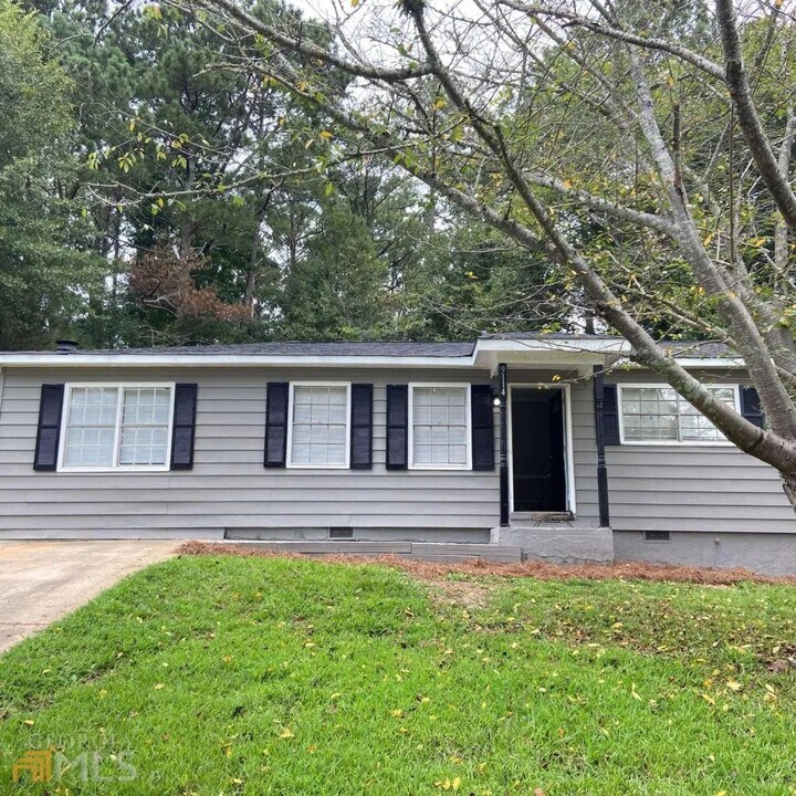 9114 Griffin Ln SW in Covington, GA - Building Photo
