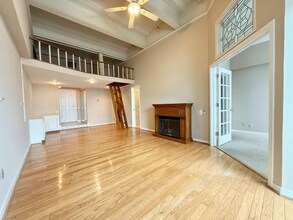 3 N Christopher Columbus Blvd in Philadelphia, PA - Building Photo - Building Photo