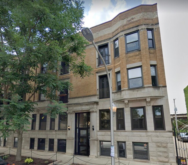 property at 4214 N Kenmore Ave