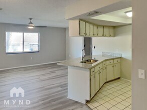 8703 Briar Patch Dr in Port Richey, FL - Foto de edificio - Building Photo