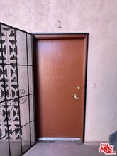 919 N Harper Ave in West Hollywood, CA - Building Photo - Building Photo