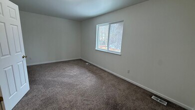 6464 Fairweather Dr in Anchorage, AK - Building Photo - Building Photo