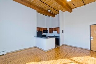 45 Willow St in Springfield, MA - Building Photo