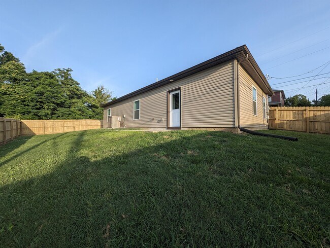 426 W 4th St in Columbia, TN - Building Photo - Building Photo