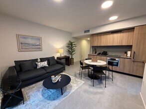 121 NE 5th St, Unit SI FL19-ID1505777P in Miami, FL - Building Photo - Building Photo