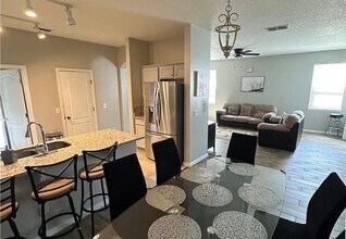 1737 Royal Ridge Dr in Davenport, FL - Building Photo - Building Photo