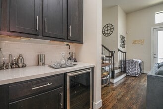 1204 Fowler St in Houston, TX - Building Photo - Building Photo