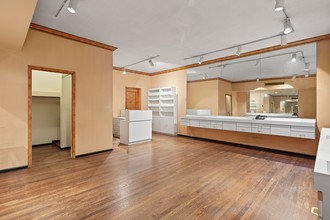 17 E 67th St in New York, NY - Building Photo - Interior Photo