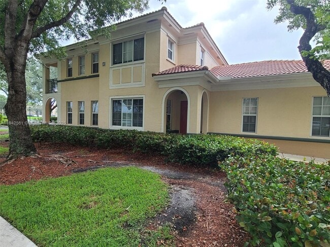 2541 Centergate Dr