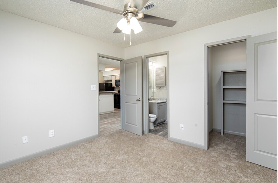 Brixworth at Bridge Street Apartments in Huntsville, AL