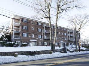 Palmer House in New Rochelle, NY - Building Photo - Building Photo