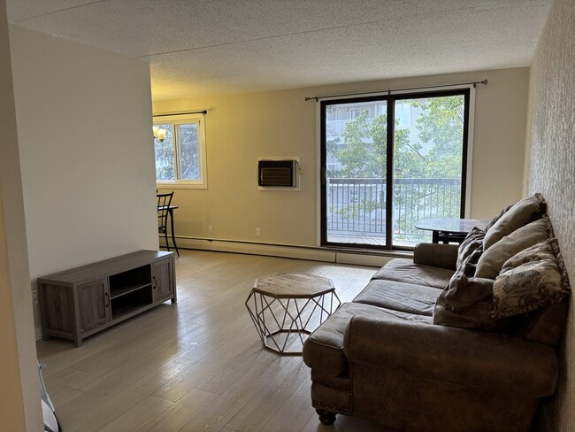 18 Schemmer Bay in Regina, SK - Building Photo - Building Photo