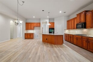 13108 Craven Ln in Manor, TX - Building Photo