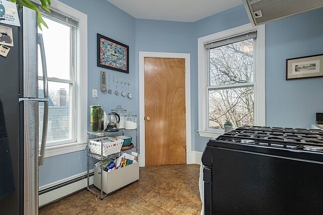 137 Columbia St, Unit 1L in Cambridge, MA - Foto de edificio - Building Photo