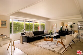 2246 Chelan Pl in Los Angeles, CA - Building Photo - Building Photo