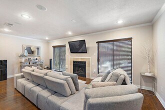 22 E Willowood Ct in The Woodlands, TX - Building Photo - Building Photo