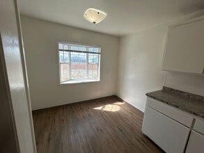 2950 Tarmac Rd in Redding, CA - Building Photo - Building Photo
