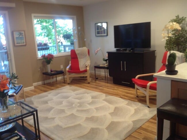 396 Larkspur Plaza Dr, Unit 396 in Larkspur, CA - Foto de edificio - Building Photo