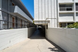 Gale Drive Luxury Investments Group LLC in Beverly Hills, CA - Building Photo - Interior Photo