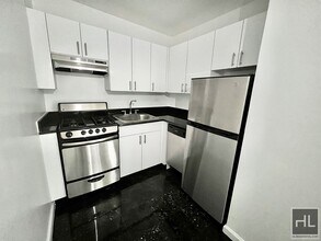 E 16 ST in New York, NY - Building Photo - Building Photo