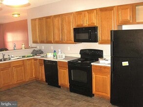 134 S Earl St in Shippensburg, PA - Foto de edificio - Building Photo