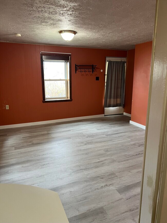 331 Maple Ave, Unit 331 in Morgantown, WV - Foto de edificio - Building Photo