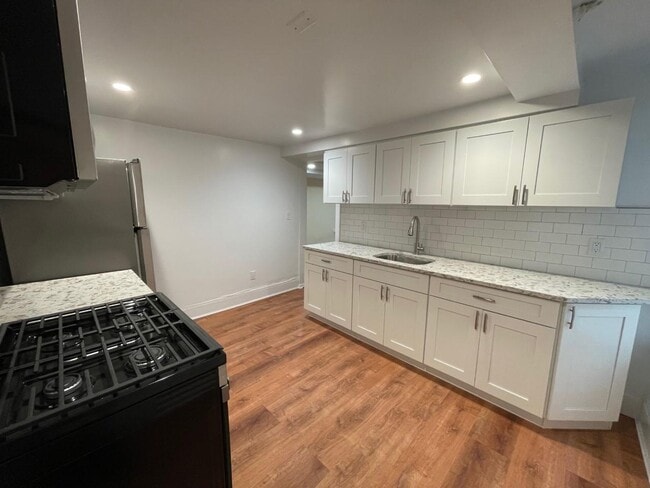 98 Harding Ave in White Plains, NY - Building Photo - Building Photo