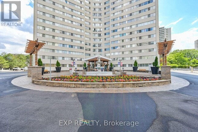 3695-3695 Kaneff Crescent in Mississauga, ON - Building Photo - Building Photo