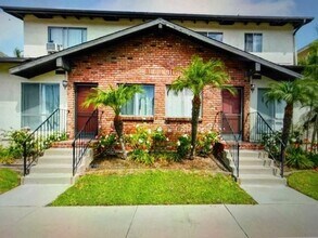 1 Bedroom 1 Bath Available Soon in the Lovely Bixby Knolls!! This Great Location Won't Last! in Long Beach, CA - Foto de edificio - Building Photo