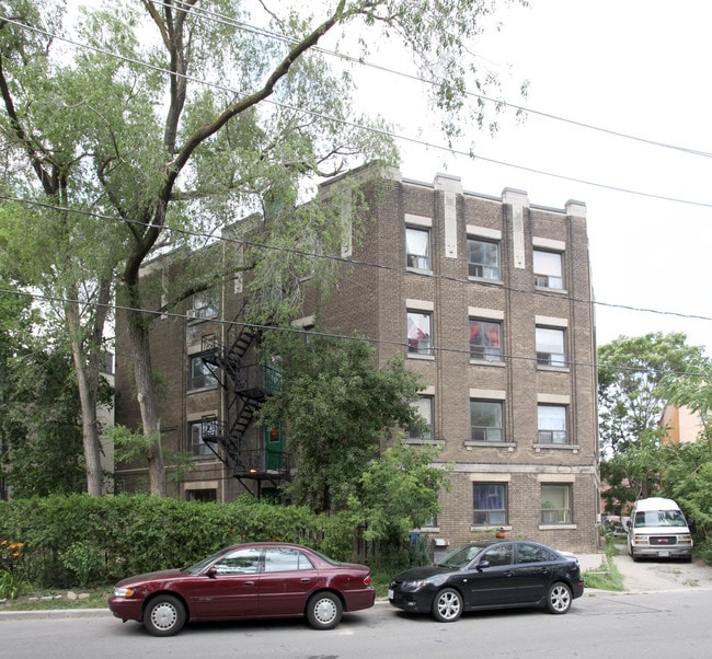 1592 Bathurst Street in Toronto, ON - Building Photo - Building Photo